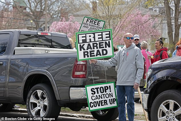 When her trial began, Read received strong support from true crime fans and local residents who camped outside the courthouse with signs that read 