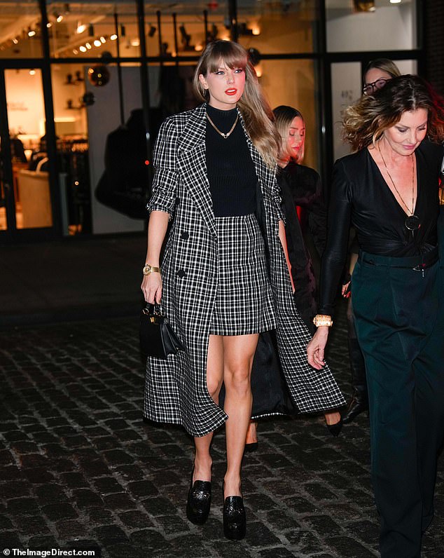 The singer enjoyed a girls' night out with none other than country legend Faith Hill at the private members-only club Chez Margaux in New York City on Tuesday night.