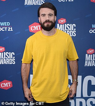 1732135231 873 Sam Hunt and wife Hannah Lee Fowler are expecting their