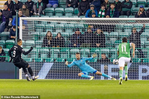 Idah sent Hibs goalkeeper David Marshall the wrong way from the spot in the 10th minute.