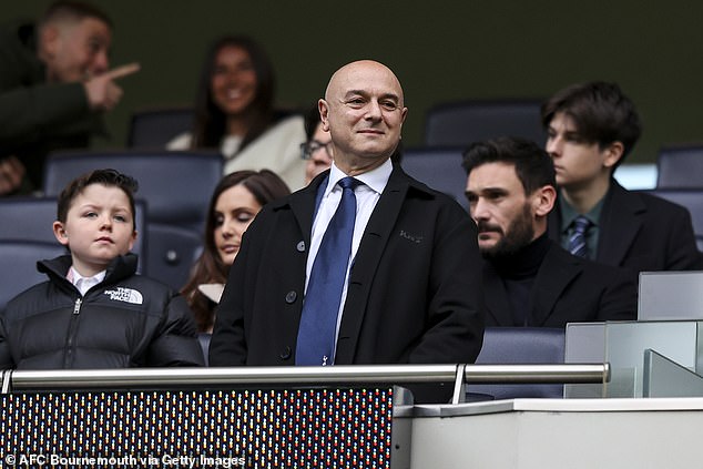The president of Tottenham, Daniel Levy, negotiated a generous figure in agreement with Lloris