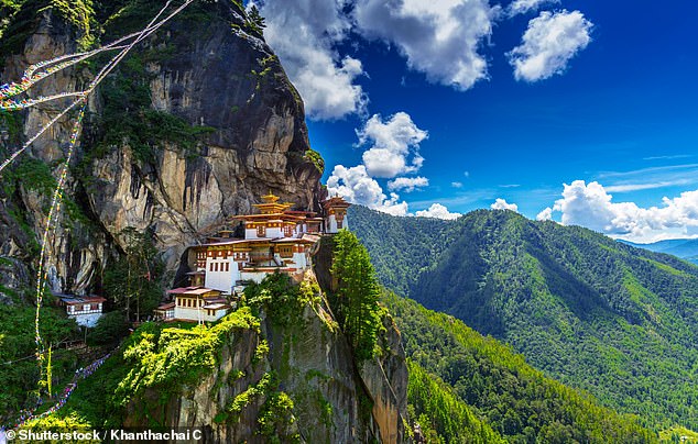 Bhutan is the country where planes experienced the roughest air in 2024