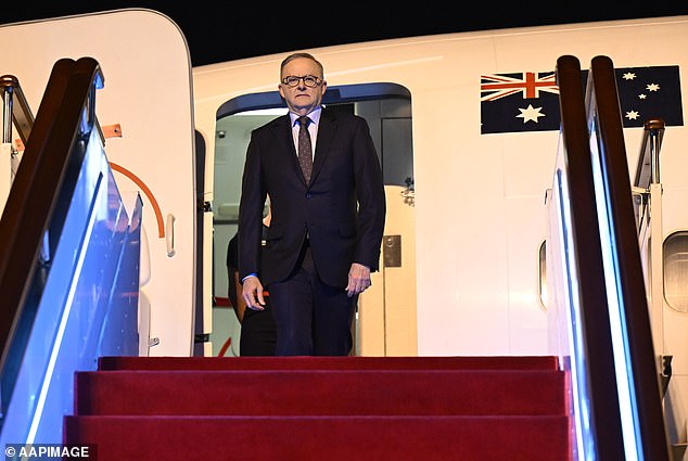 Australian Prime Minister Anthony Albanese arrived at Hongqiao Airport, Shanghai, for a three-day visit to China.