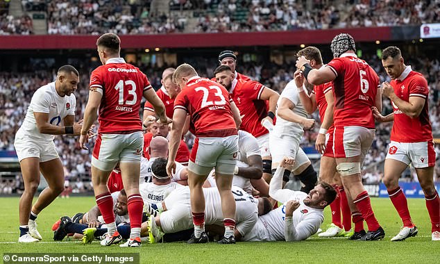 Wales will need to break a seven-match losing streak at Twickenham if they are to claim their first win of the campaign.