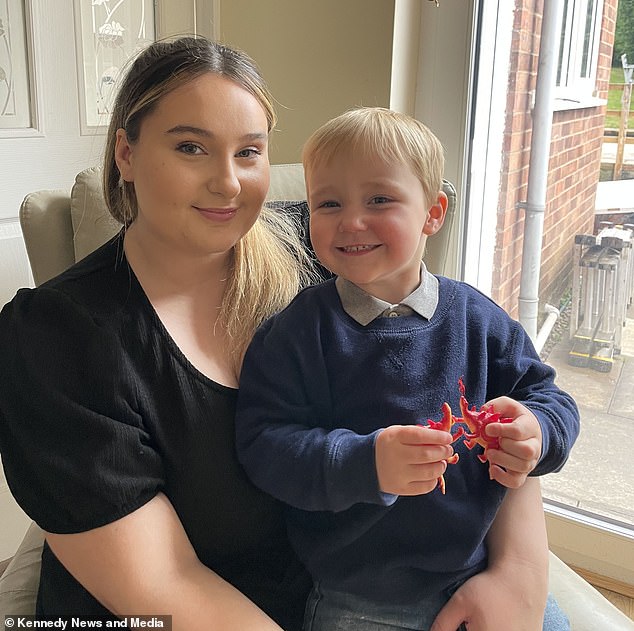 Beth Green, 24, from Nuneaton, Warwickshire, revealed her unconscious baby was hospitalized and feared he would die within an hour of drinking an ice-cold drink.