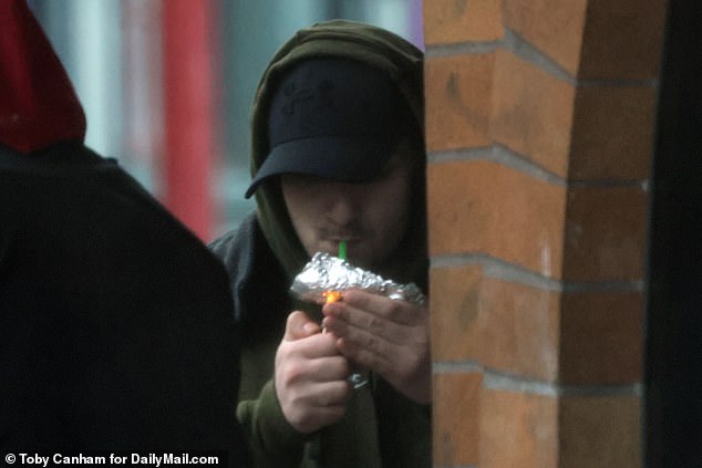Drug user openly smokes tin-working substance in downtown Portland