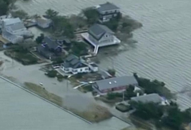 Flood damage on Fire Island: Helicopter crews plan to rescue trapped residents