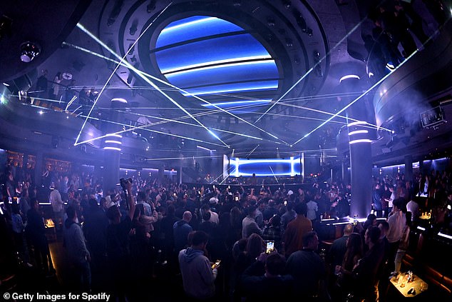 Davis' after-party will take place at the LIV nightclub in Fontainebleau after the Super Bowl
