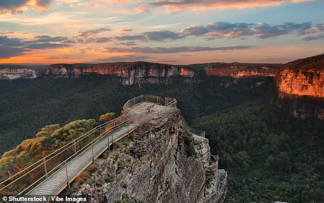 It takes about an hour to get from Sydney to the range. Above, early morning skies over Pulpit Rock Overlook