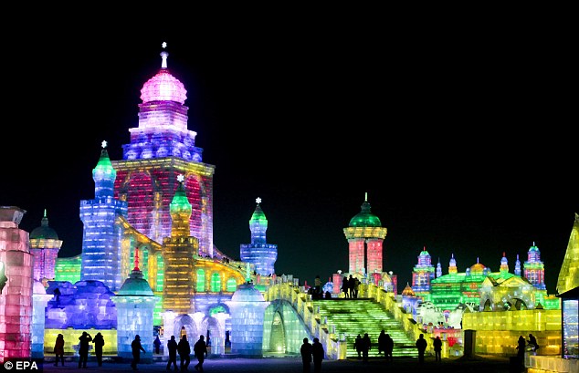 Colorful ice creations: the spectacular views of the Harbin Ice and Snow Festival in China