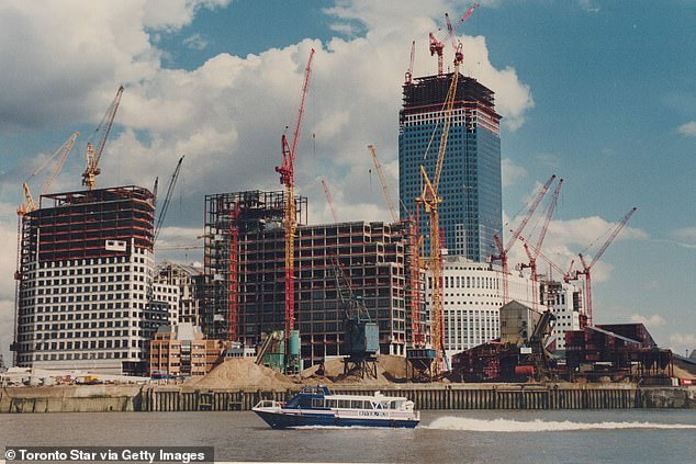 Jacob's great-uncles, Paul and Albert, developed the World Financial Center in the Big Apple and Canary Wharf in London. In the photo: the building under construction.