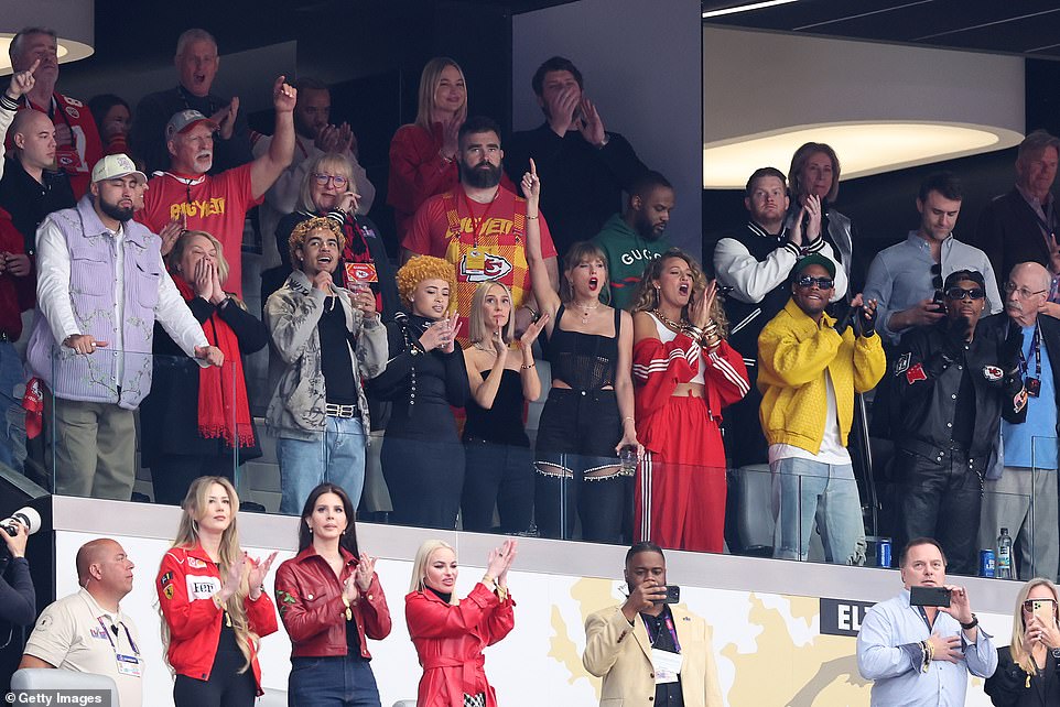 Swift returned to take her place in the $1 million Kelce family suite with her team and family one row behind.