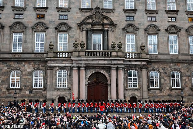 A procession passes Christiansborg Palace before Margaret's abdication