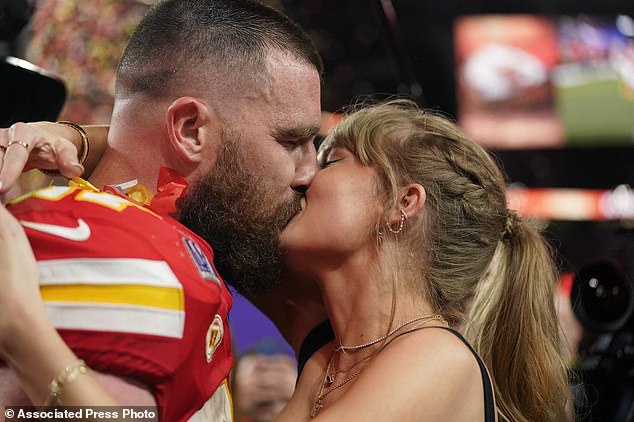 Pop star Taylor Swift and her boyfriend Travis Kelce were seen kissing after the Chiefs won the Super Bowl.