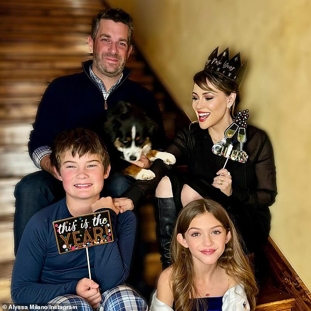 The couple of 14 years are also proud parents of their nine-year-old daughter Elizabella Dylan Bugliari, who is already following in their footsteps as an actress (family portrait from January 1).