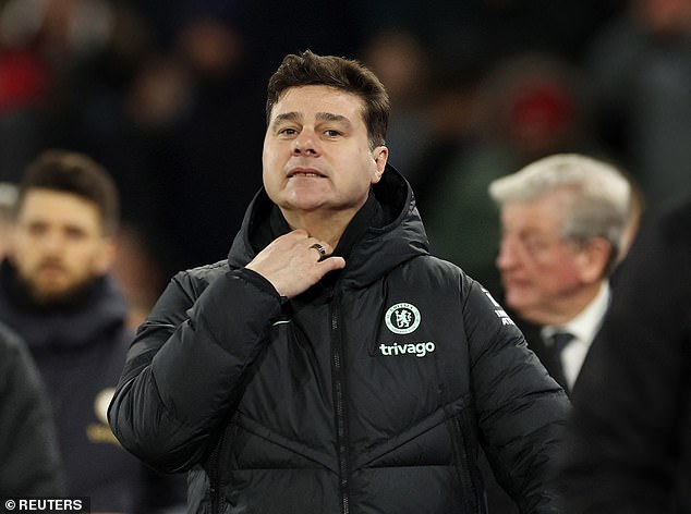 Mauricio Pochettino later said Silva had suffered a groin problem and would be evaluated