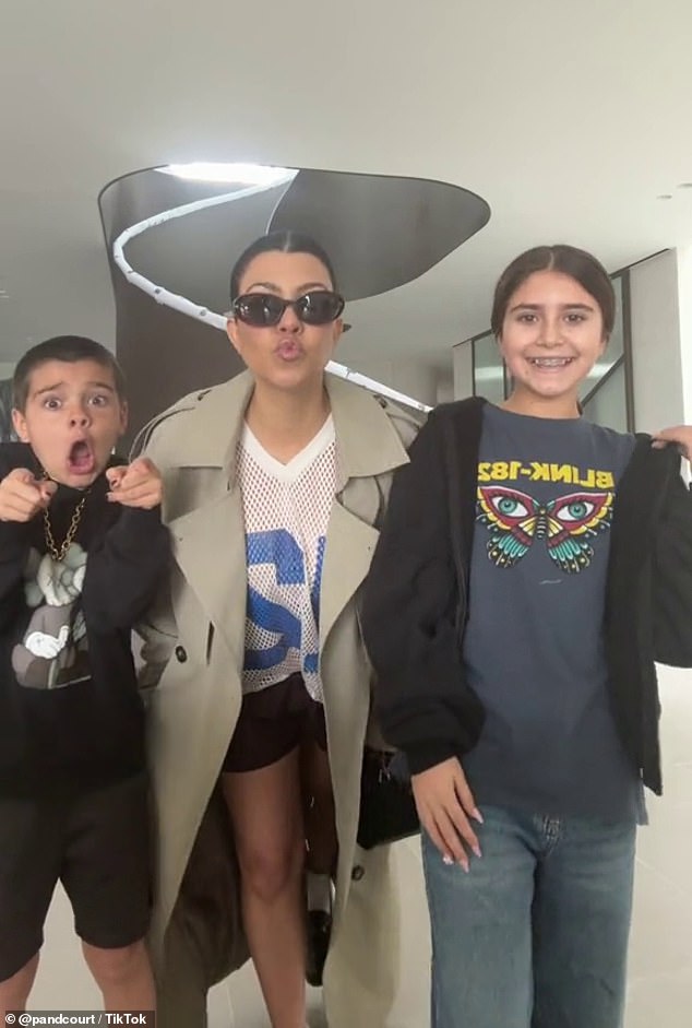 It looked like Kourtney and two of her kids were having a lot of fun talking on camera.