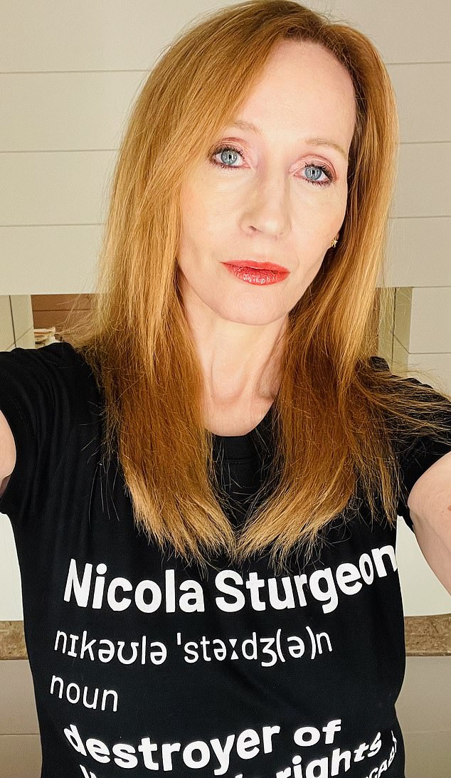 Stand: Author JK Rowling accused Nicola Sturgeon of being a destroyer of women's rights