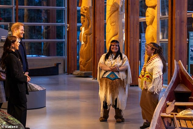 On Thursday night, the Sussexes visited the Squamish Líl̓wat Cultural Centre, where they met the four artists who came up with the logo for next year's sporting event.