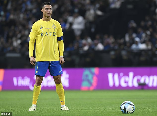 Before the new option, Ronaldo wore an undershirt under a short-sleeved shirt.