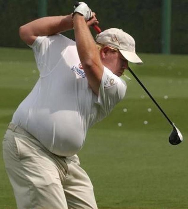 The real photo is actually that of two-time top winner and Trump supporter John Daly.