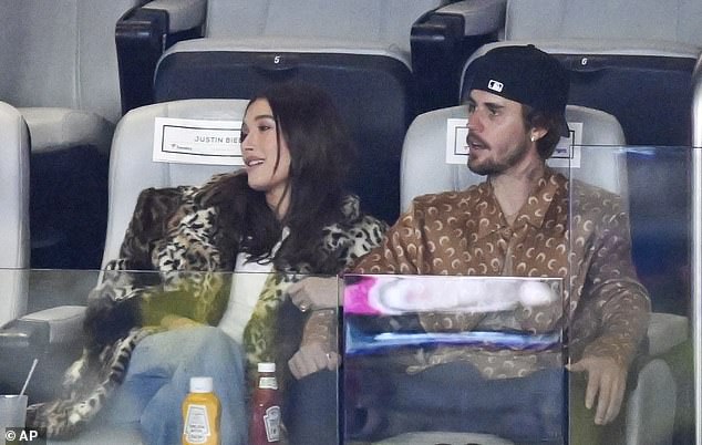 Instead, he opted to support his mentor from the audience and was seen cheering them on with his wife Hailey Bieber.