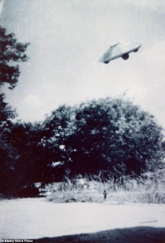 Is this what they look like? A 'UFO sighting' in Winona, Missouri, in 1957