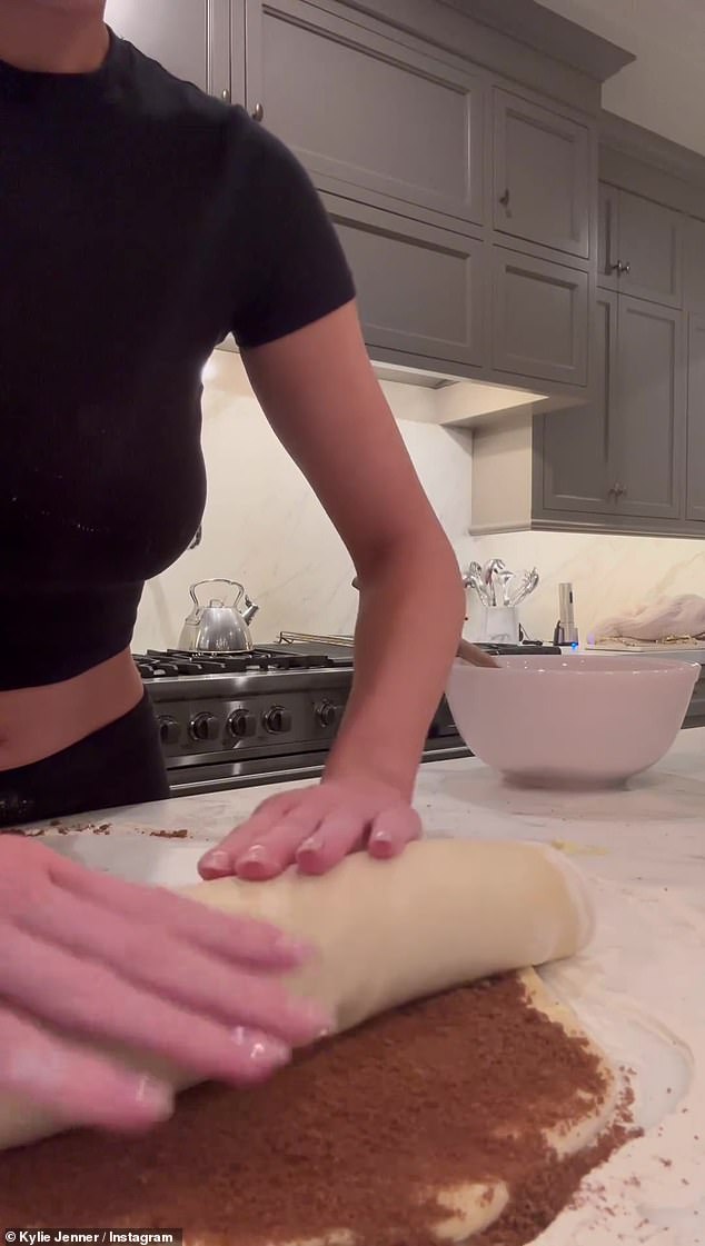 Kylie also showed off her culinary skills in the kitchen by making homemade cinnamon rolls for the first time, with her daughter Stormi also lending a hand.