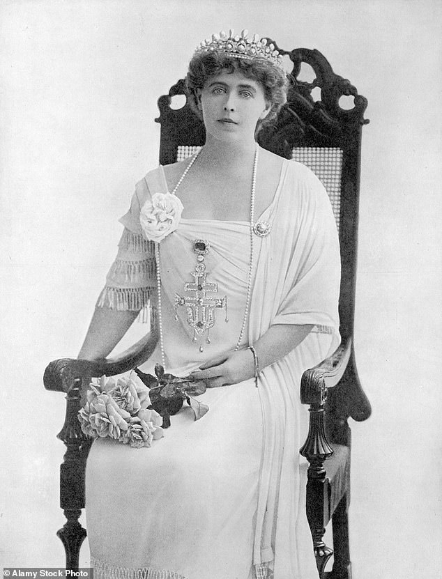 Marie, known as Missy, was a headstrong and extremely beautiful young woman who, at the age of 16, rejected the marriage proposal of her cousin George, who would later become King George V.