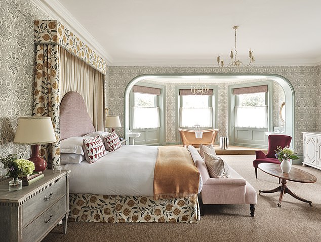 The Signet Collection of the young Hector Ross has taken over this former Mercure hotel, which belonged to the mother of the poet Percy Shelley.