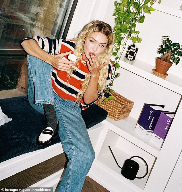 Model Gigi Hadid frequently sees oversized t-shirts and baggy jeans, in a look that embodies the new aesthetic.