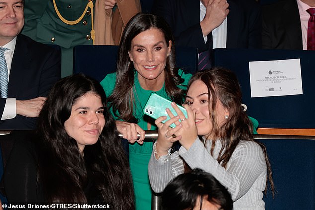 Letizia was seen taking selfies with her fans, who captured the moment with their mobile phones.