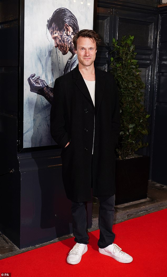 Windsor actor Hugh Skinner was also present at the event and wore an elegant black coat.