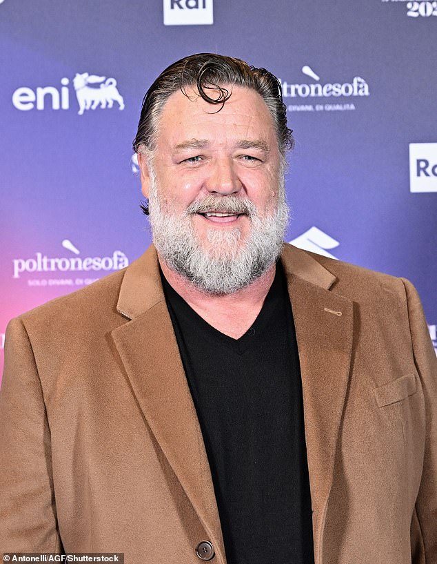 In recent years, Russell (pictured on February 8) has become recognizable by his silver beard, but now he has decided to get rid of it completely and has opted for a completely shaven look.
