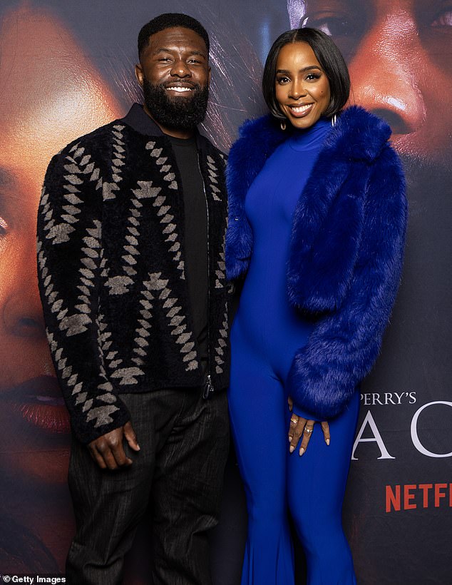 While on the red carpet at the event, Kelly was seen posing with some of her co-stars, including Trevante Rhodes, 34.