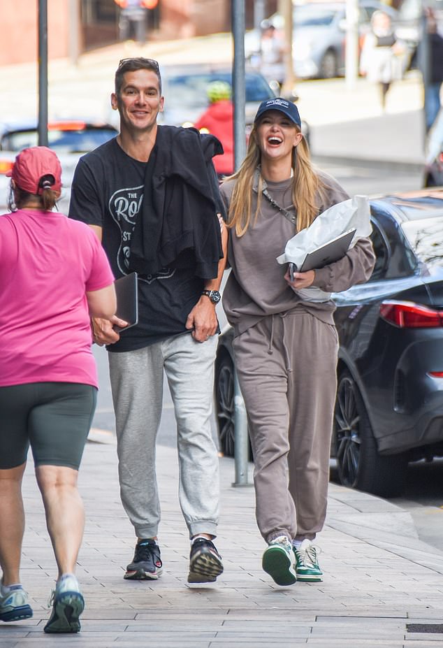 While other couples spent their breaks together, Jono and Lauren wanted almost nothing to do with each other when the cameras weren't rolling. In the photo together after their honeymoon.