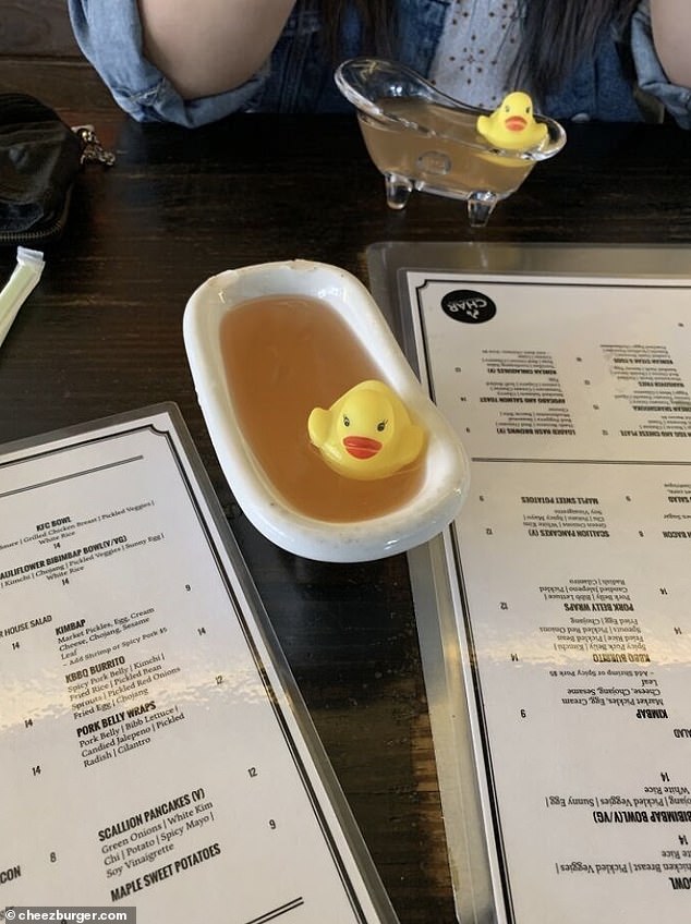 That's one way to serve a cocktail: A couple received their drinks in a small bathtub with a rubber duck.