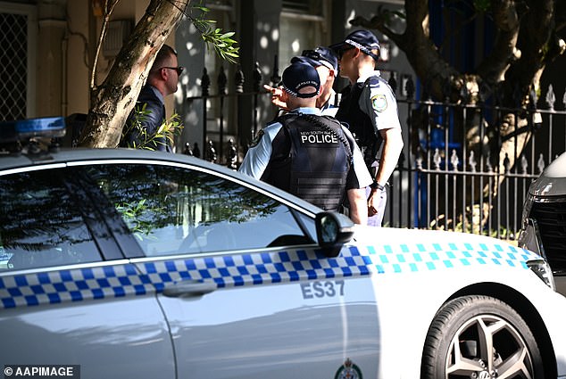 NSW police and detectives investigate Paddington house in connection with disappearance of Baird and Davies