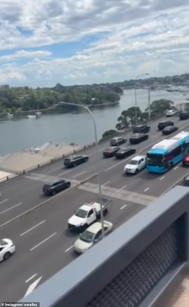 The considerable caravan, which was made up of 3 Range Rovers and a Lamborghini, in addition to several other all black vehicles. The footage followed the line of cars as they crossed the Pyrmont Bridge and headed towards Accor Stadium for the concert.