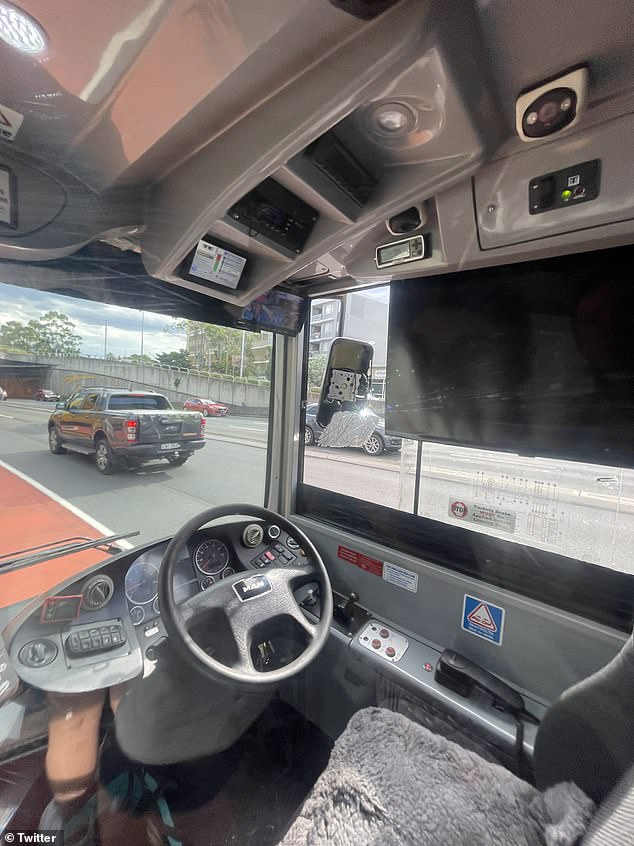 Photos by user @CarmenBartolo9 showed the unoccupied driver's seat of a bus next to a damaged side mirror. In the photo