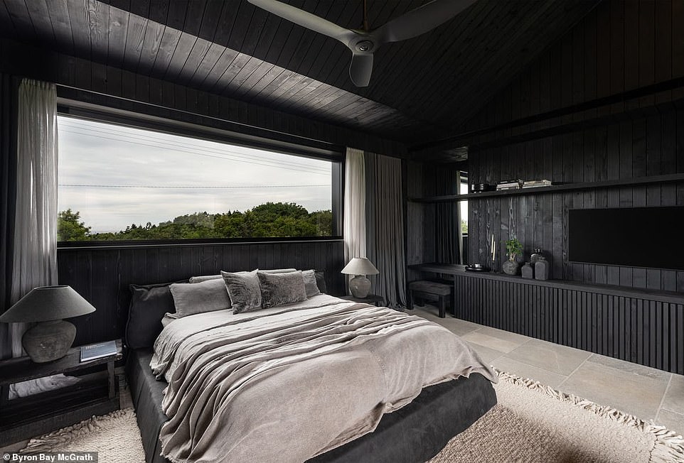 There are three further cozy bedrooms, each with its own outdoor terrace and an enviable ensuite bathroom, one of them with a striking circular bathtub.