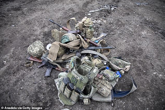 When the Ukrainian forces were forced to evacuate, the military elements were left abandoned on the ground.