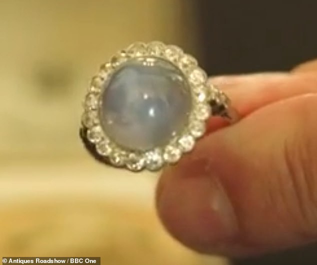 1708707667 11 Antiques Roadshow guest is stunned by the staggering value of