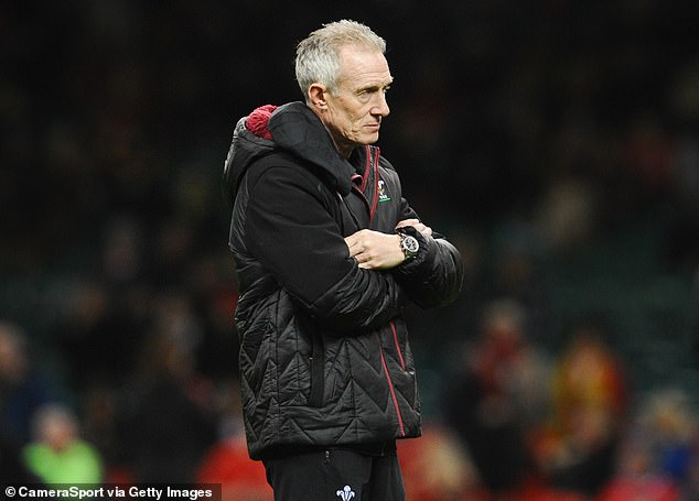 Wales assistant Rob Howley urged his team not to be afraid when they take on the impressive Ireland.