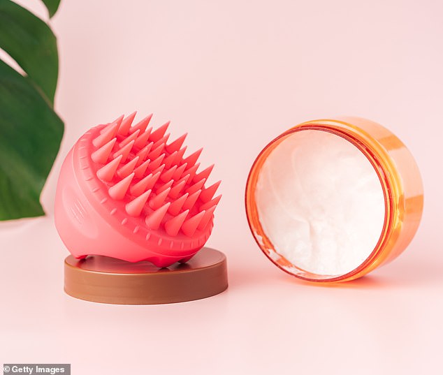 In the video, he explained that it is necessary to use portable scalp massagers in the correct way, otherwise it can be harmful (stock image).