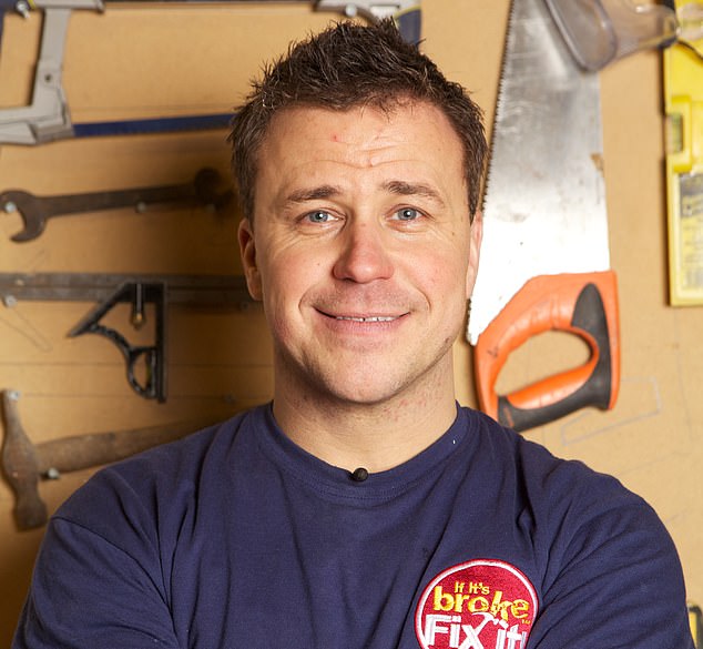 DIY master Craig Phillips gives his advice on joining laminate flooring and skirting boards