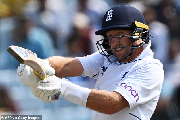 Joe Root extended his hundred to an unbeaten 122 and Ollie Robinson made his first Test half-century.