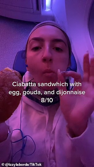 Izzy Laborda traveled with the Dutch airline KLM and made a TikTok capturing breakfast time