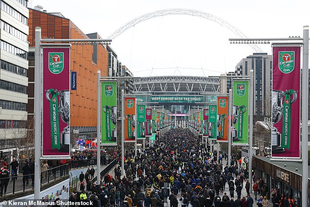 Police imposed a ban on alcohol consumption at Wembley before kick-off on Sunday.