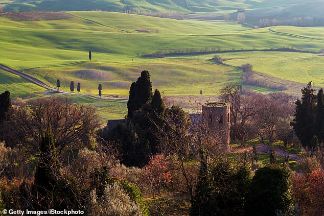 A view of the beautiful Tuscan landscape.